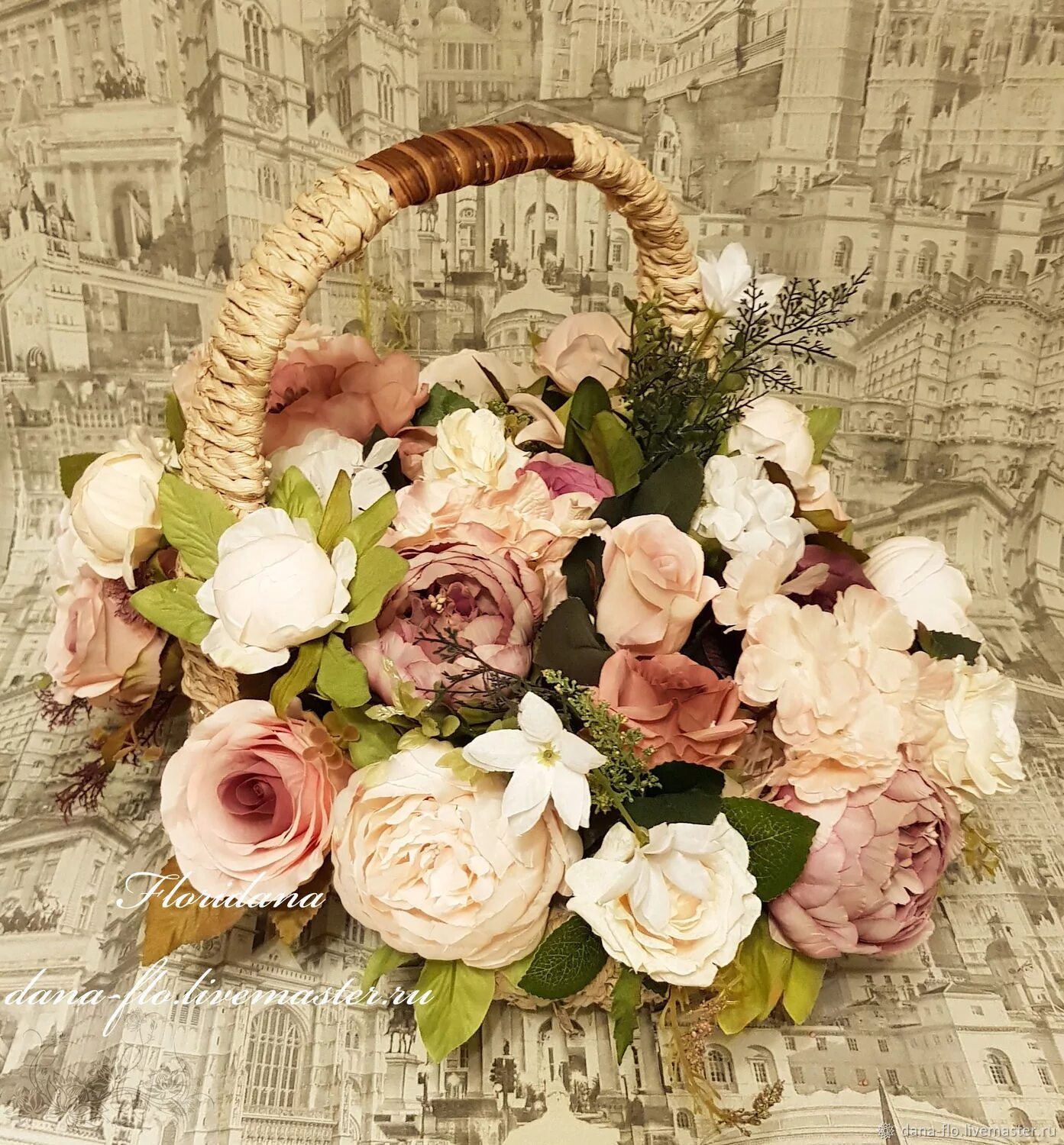 Траурные корзины элит. Ритуальные корзинки. Траурная корзина. Корзина из искусственных цветов на могилу. Композиции из искусственных цветов.