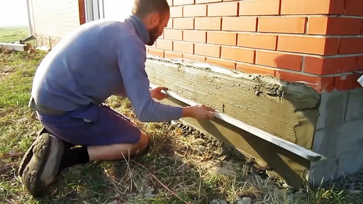 Отделка цоколя цементным раствором. Штукатурка цоколя под камень. Отделка цоколя под булыжник. Облицовка цементом. Облицовка цементом.