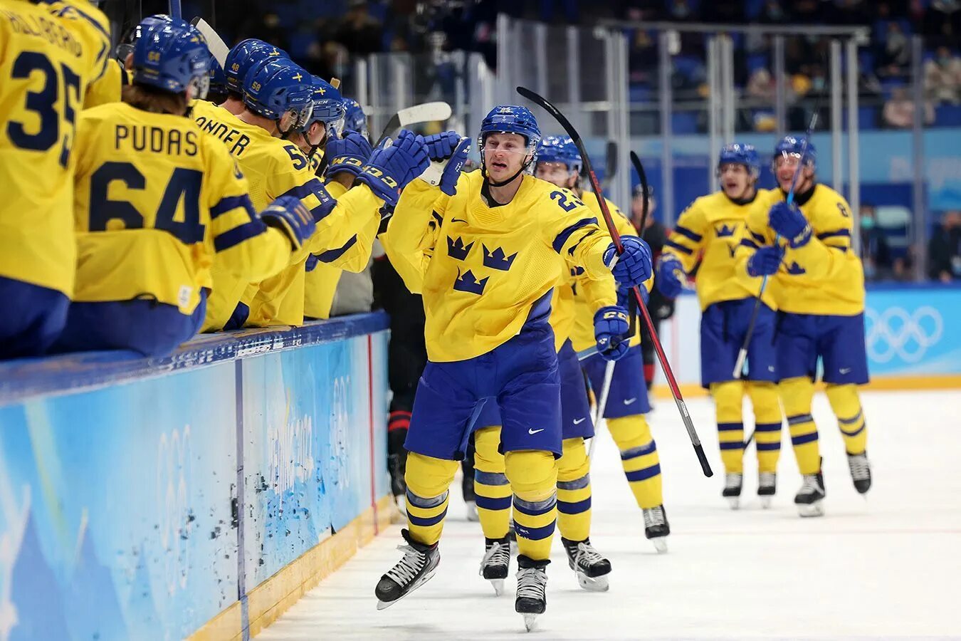 Сборная Швеции 2022. Сборная Швеции хоккей. Хоккей 2022 Швеция Канада. Швеция тре Крунур.