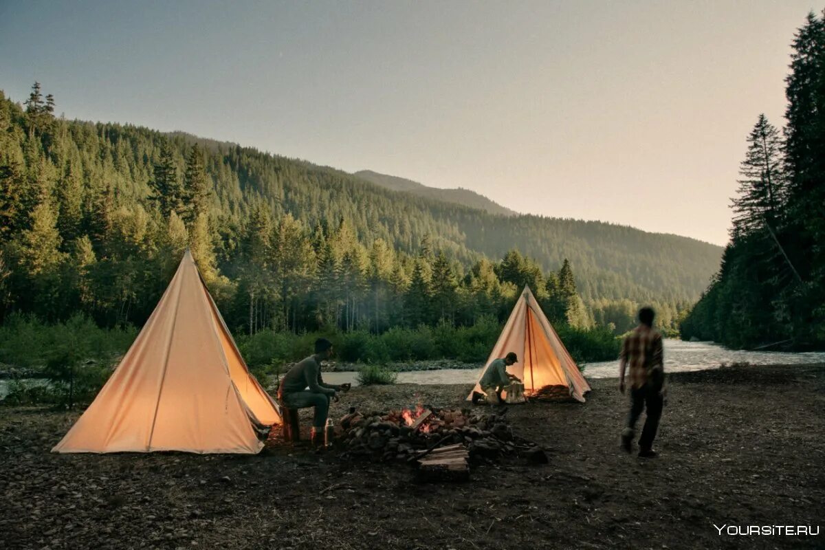 Mountains camping. Кемпинг Алтай. Палаточный лагерь Camp 2050. Поход с палатками. Палатка на природе.