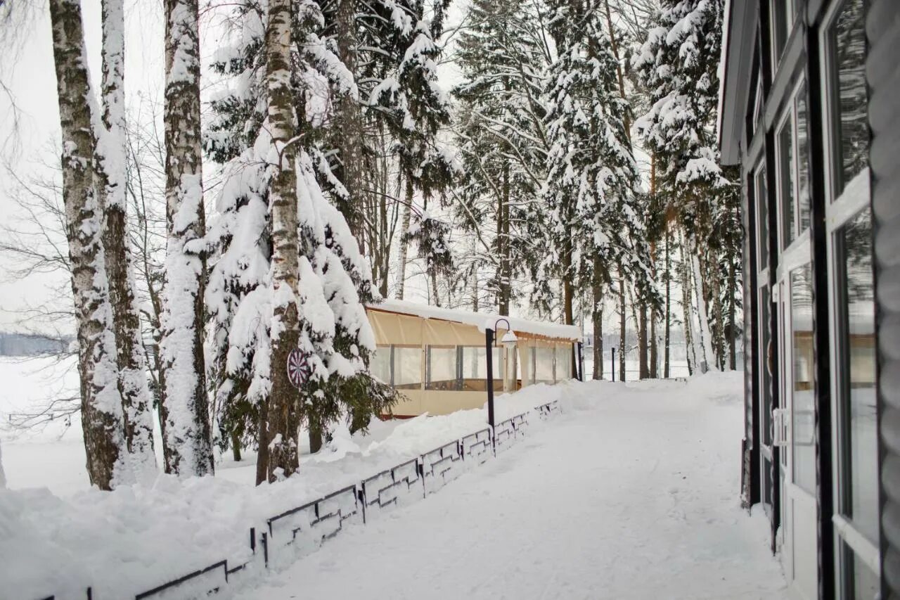 Яхонты истра парк. Авантель клаб истра бассейн. Яхонты авантель истра. Яхонты авантель истра. Истра отель бассейн яхонты.