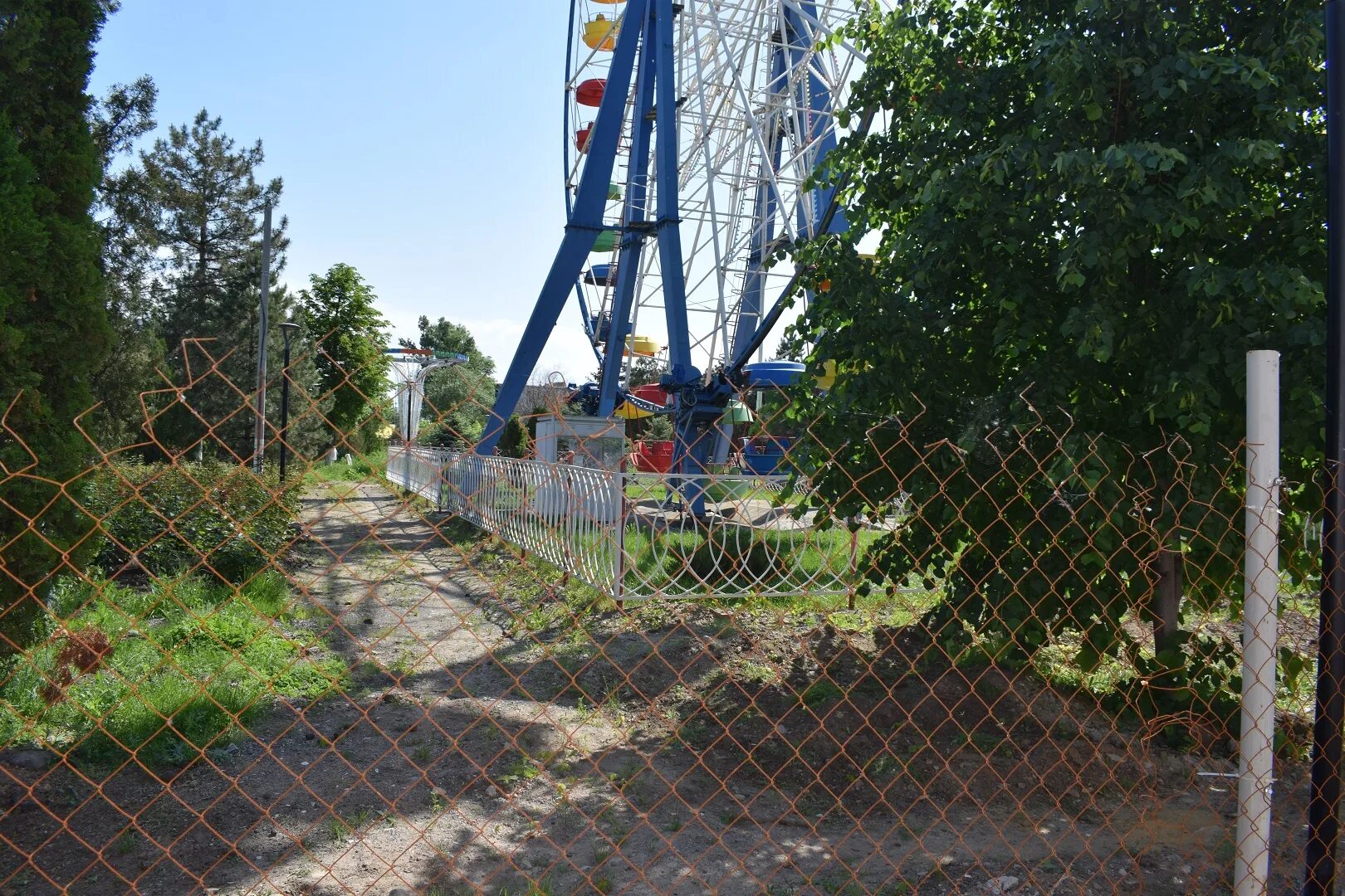 Сальск нет воды. Сальск городской парк. Парк в Сальске Ростовской области. Парк Ванцетти Сальск. Сальск парк 2022.