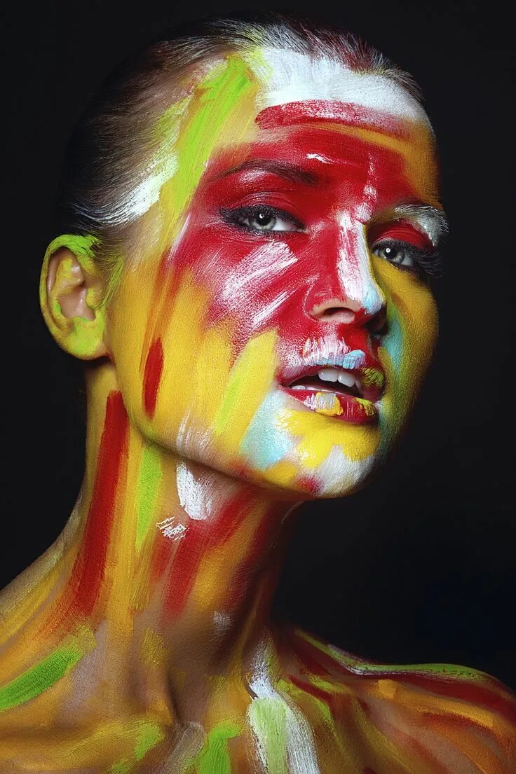 Креативный портрет. Цветок с лицом. Боди арт мортал комбат. Боди арт макияж. Боди лицо.