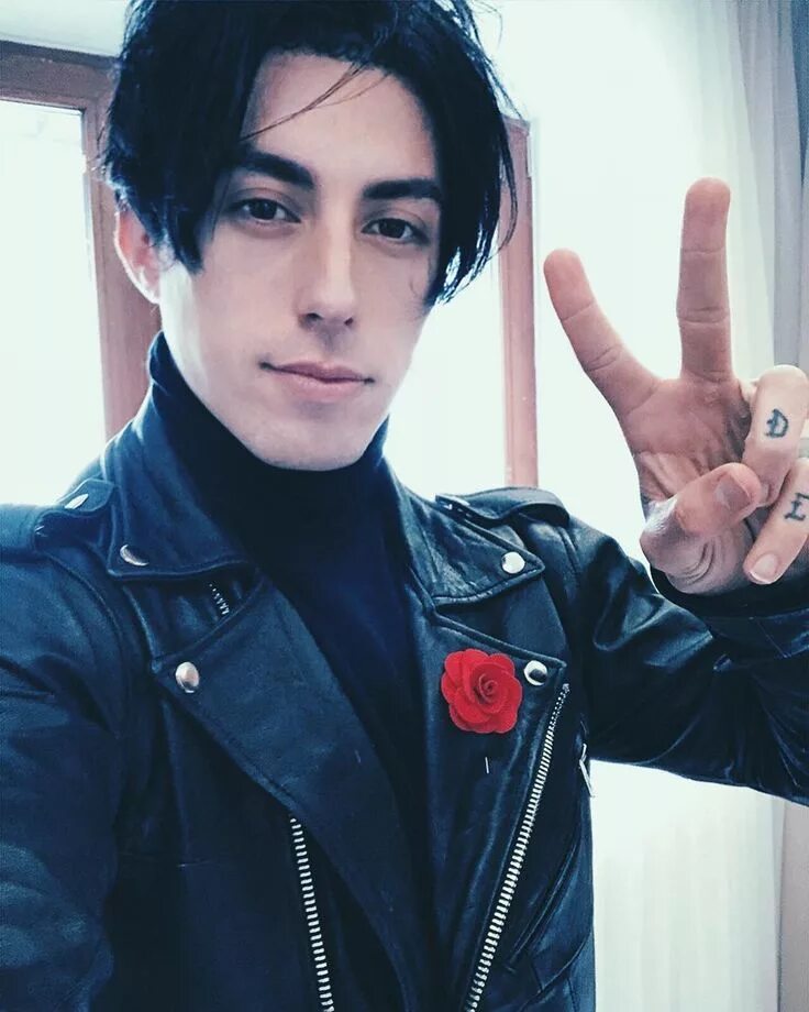 Falling in reverse ronnie radke. Falling in reverse ронни радке. Ронни радке 2018. Ronnie radke 2007. Ронни радке 2022.