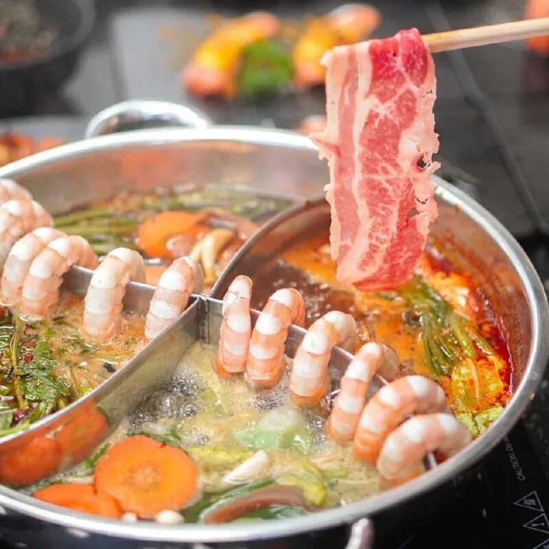 Кафе буфет пхукет. Пхукет тайланд барбекю. Где недорого поесть на пхукете. Тайская кухня макашницы. Еда на пхукете.