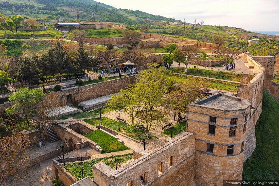 Город дербент презентация. Дербент проект. Город дербент презентация. Ривьера дагестан дербент. Малая родина дагестан.