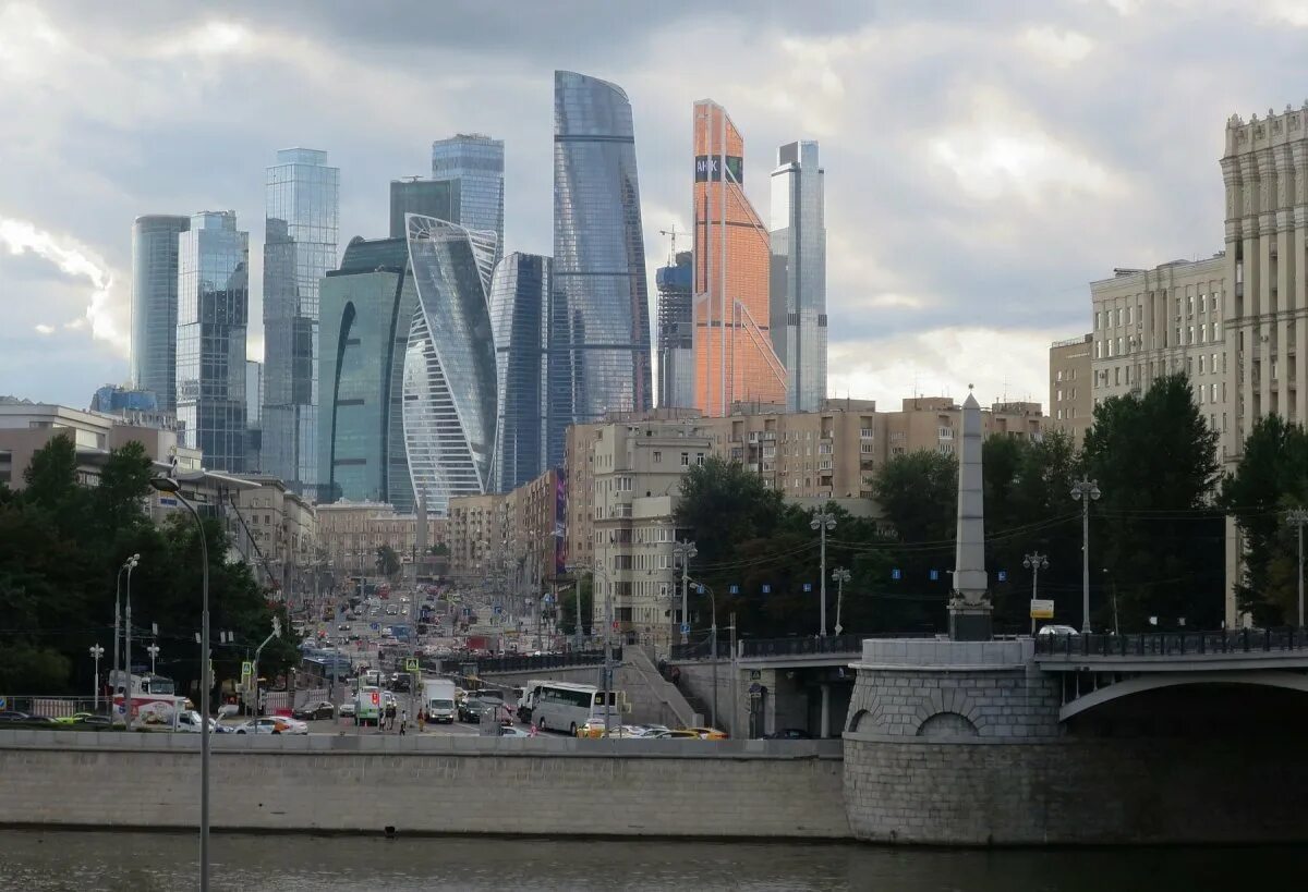 Москва сити проспект. Москоу сити кутузовский. кутузовский проспект москва сити. москва сити 2000г. вид на москва сити с кутузовского проспекта.