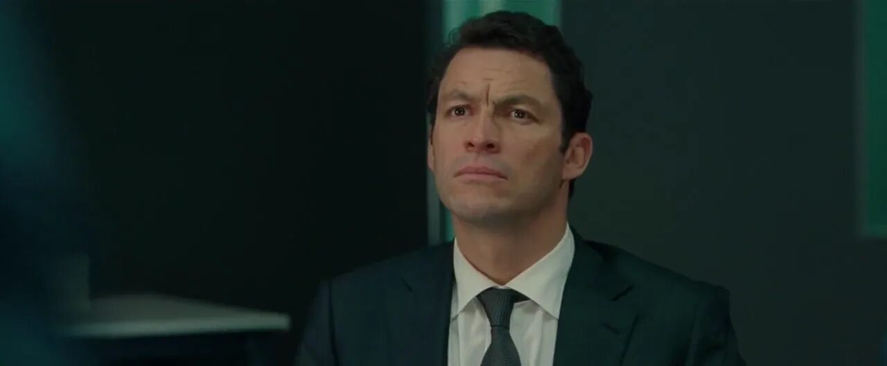 Розамунд пайк агент джонни инглиш: перезагрузка (2011). Инглиш 2011. Доминик уэст джонни инглиш. Агент джонни инглиш 2 2011 постеры. Розамунд пайк агент джонни инглиш перезагрузка.