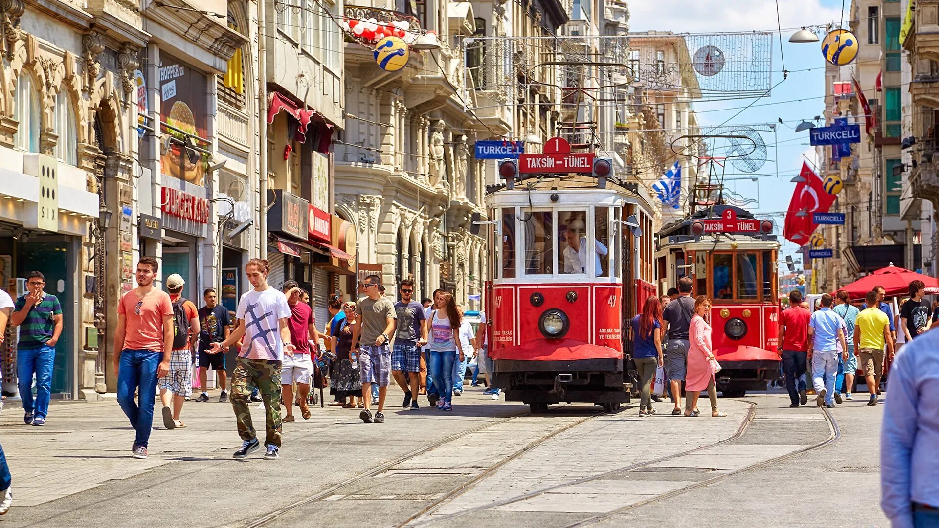 Истикляль отели. Истикляль отели. Стамбул таксим фото. Истанбул улица истикляль. Трамвай истикляль стамбул.