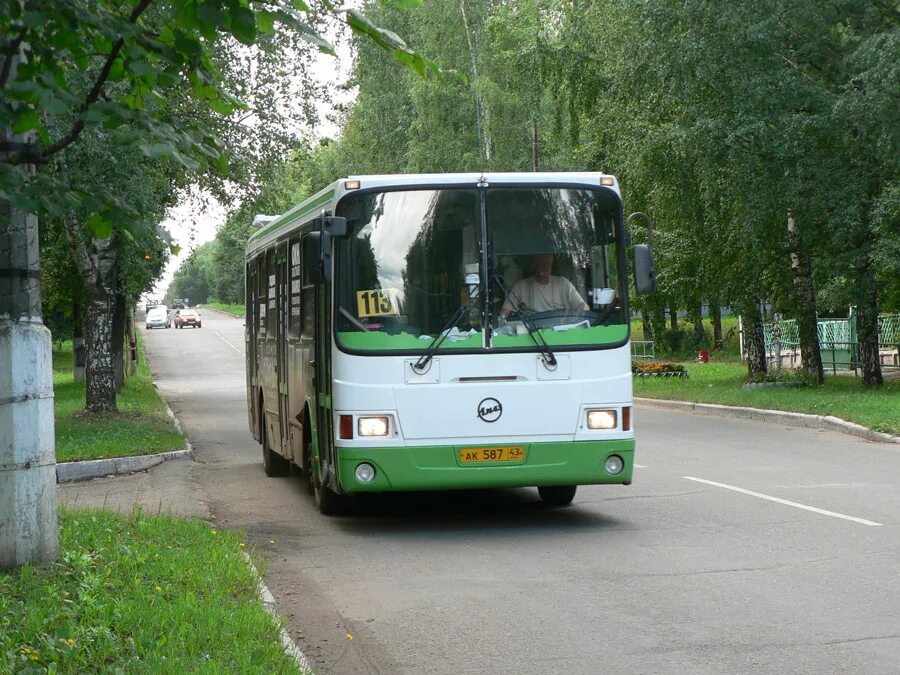 Автобус б садовое. Садовый автобус. Автобус в сады. Автобус Челябинск. Садовый автобус Челябинск.