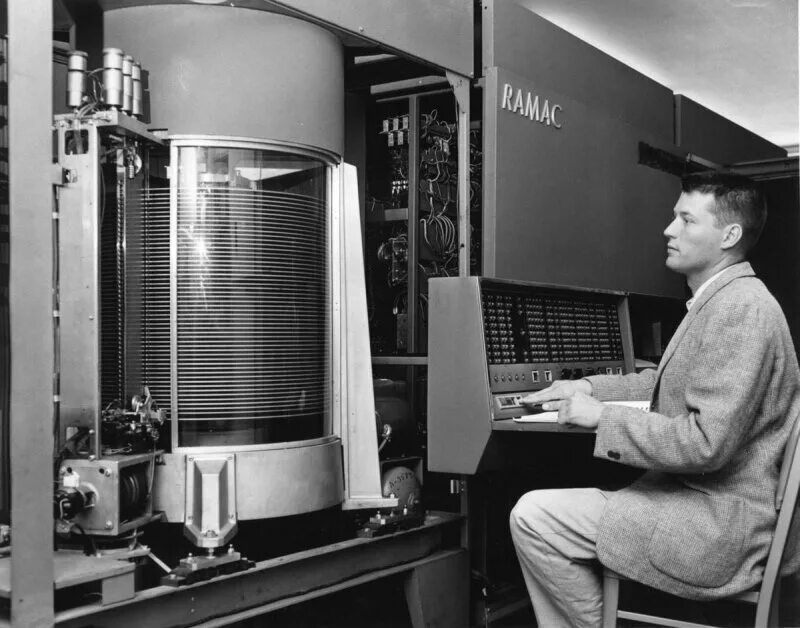 IBM 305 Ramac. Жёсткий диск IBM 305 Ramac. Жёсткий диск IBM 350. Жесткий диск IBM 350 Ramac. Создание ibm