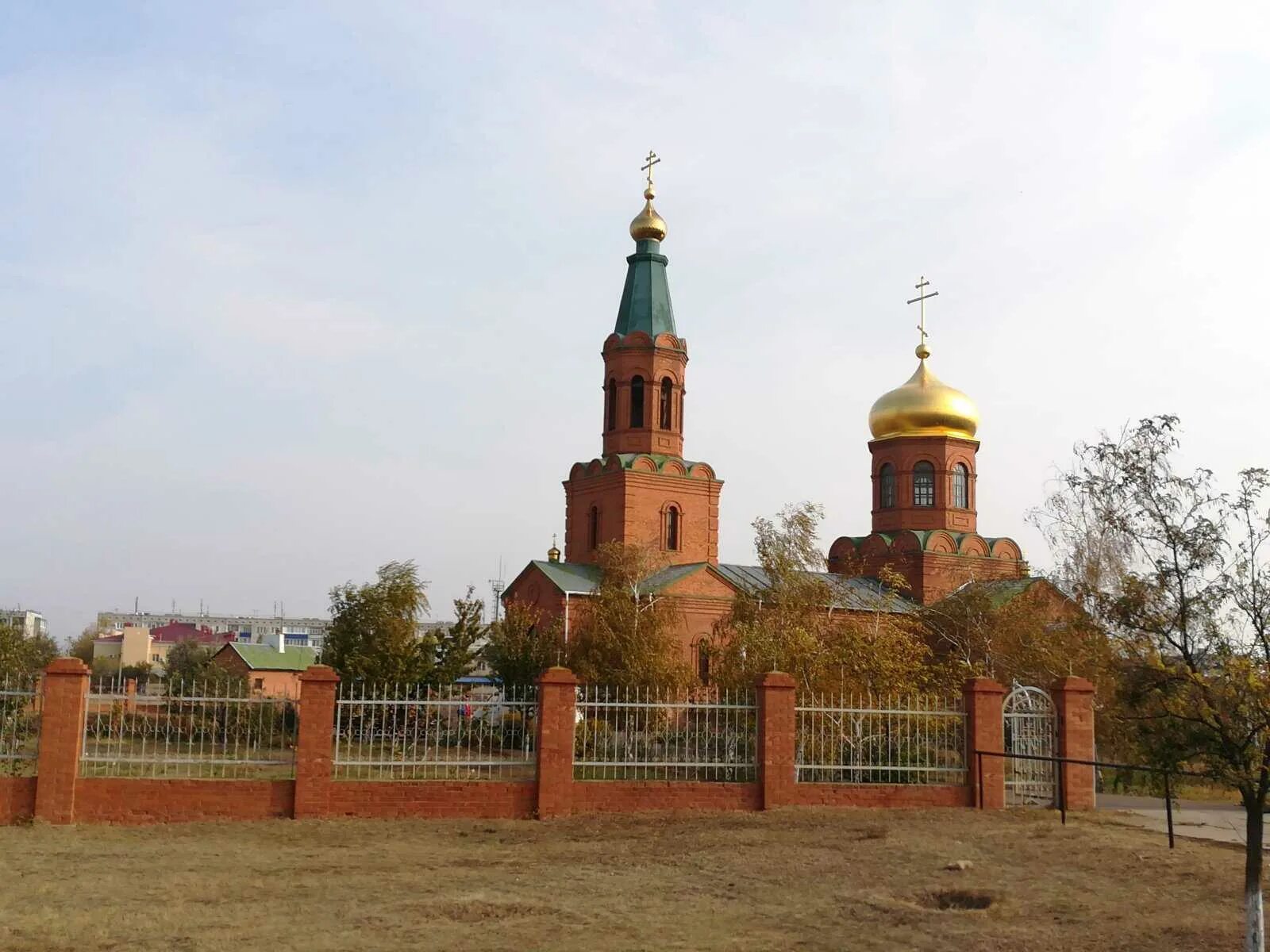 Поселок светлый яр волгоградская область. Светлый Яр Волгоградская область. Набережная светлый Яр Волгоградская область. Церковь светлый Яр Волгоградская область. Свято Никольский храм Волгоград.