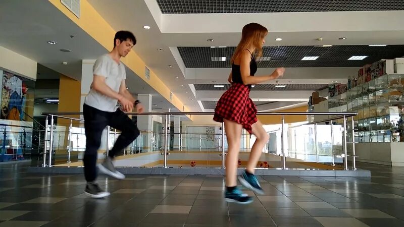 Видео танцы шафл на каблуках. Shuffle танец. шаффл волгоград. парень танцует шафл. шаффл танцы дети.