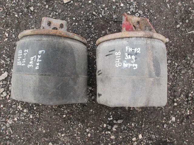 Подушка на вольво fh 12. Подушка вольво fh12 задняя. Пневмобаллон вольво fh12 задний. Подушка вольво fh12 задняя. Подушки задние вольво фш12.