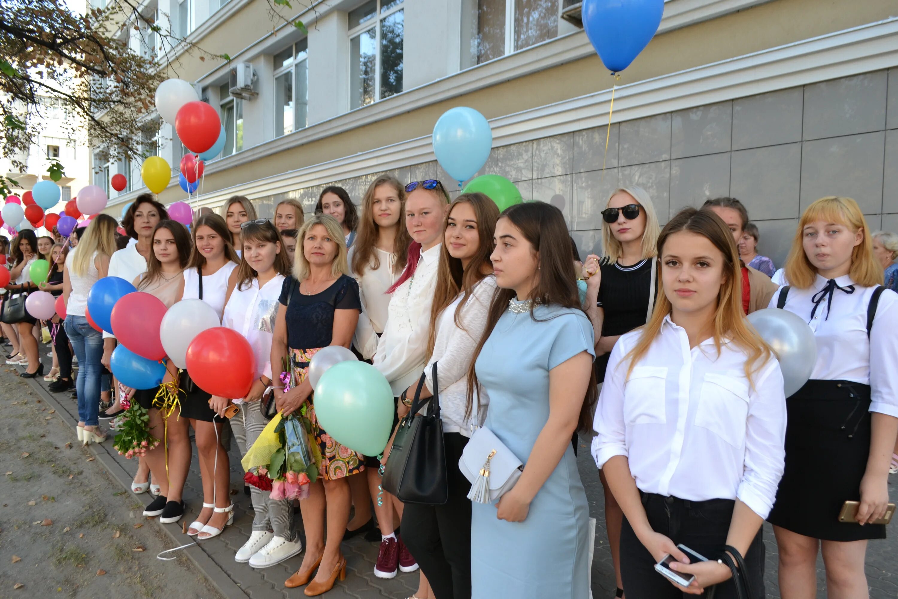 Белгород медколледж сайт. Мед колледж БЕЛГУ Белгород. НИУ БЕЛГУ колледж. Медицинский колледж НИУ БЕЛГУ выпускникной. Преподаватели медицинского колледжа НИУ БЕЛГУ.