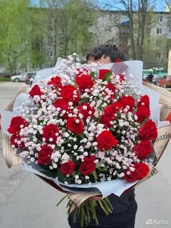 Гипсофилы с розами букет
