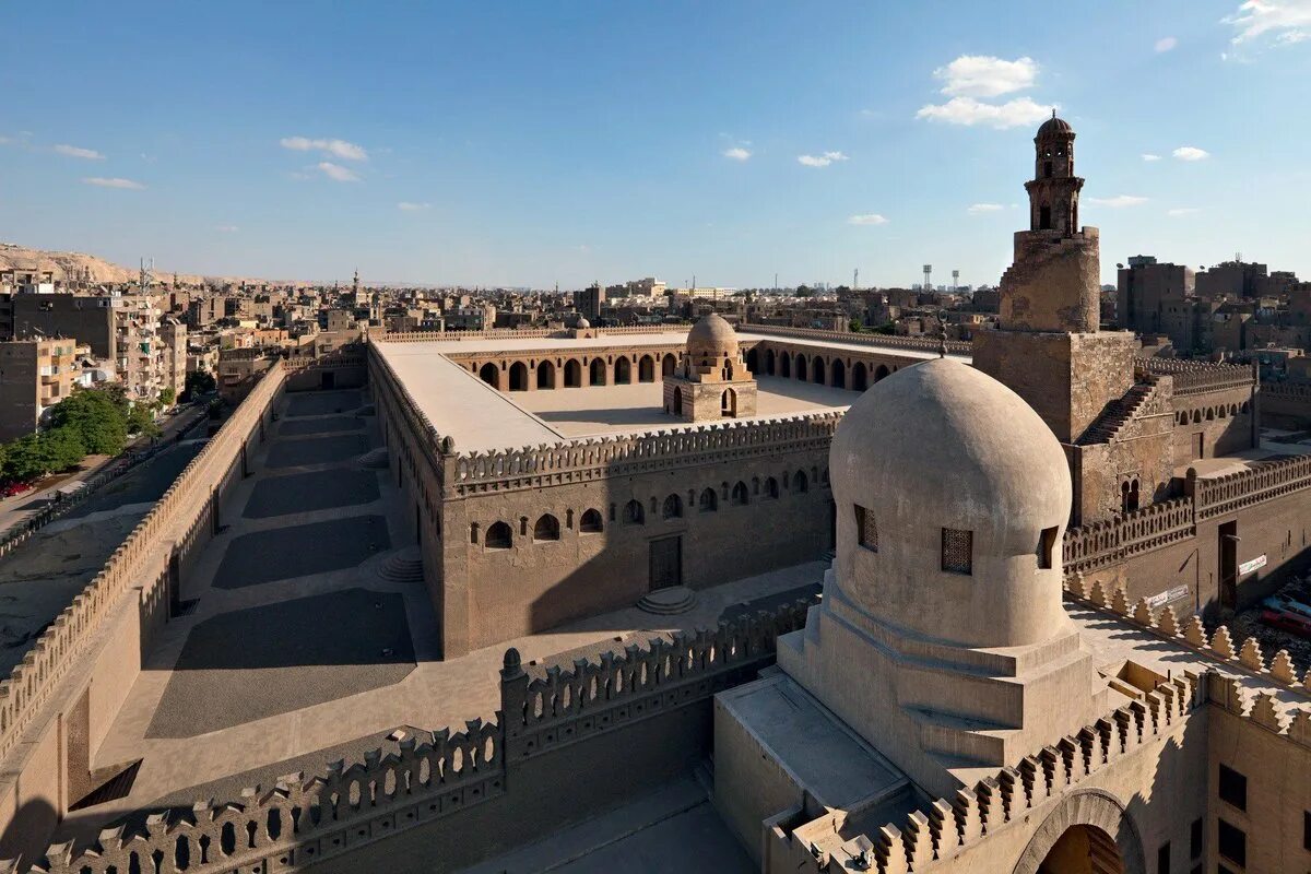 Каир достопримечательности. Мечеть ибн Тулуна. Мечеть ибн Тулун в Египте. Мечеть ибн Тулуна мечети Каира. Мечети ибн Тулуна в Каире (876—879)..