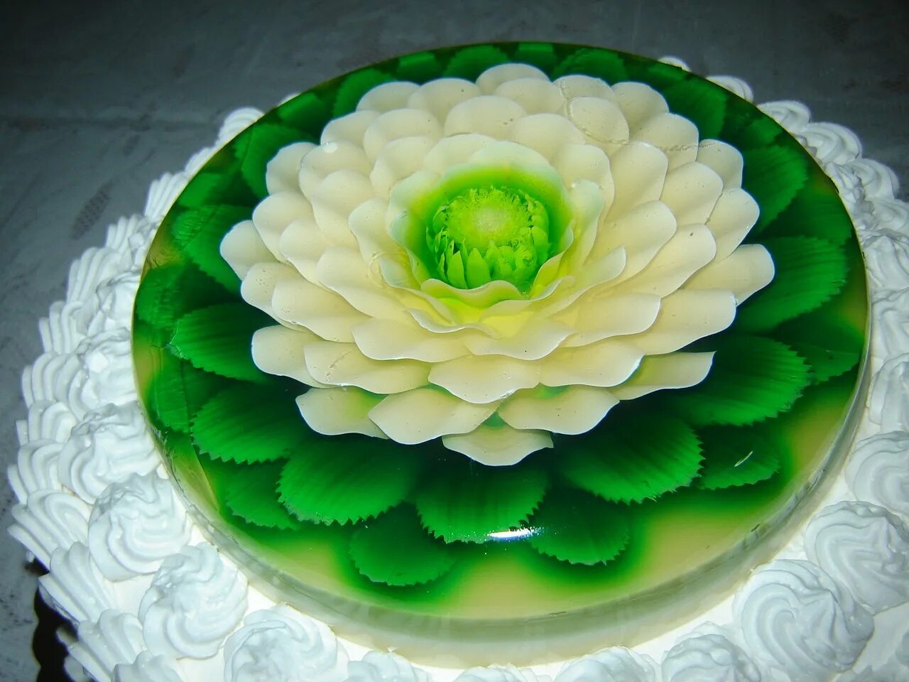 ЖЕЛЕЙНЫЙ торт. ЖЕЛЕЙНЫЙ торт цветы. 3д желейные торты. Торт желе с цветами. Желейные цветы