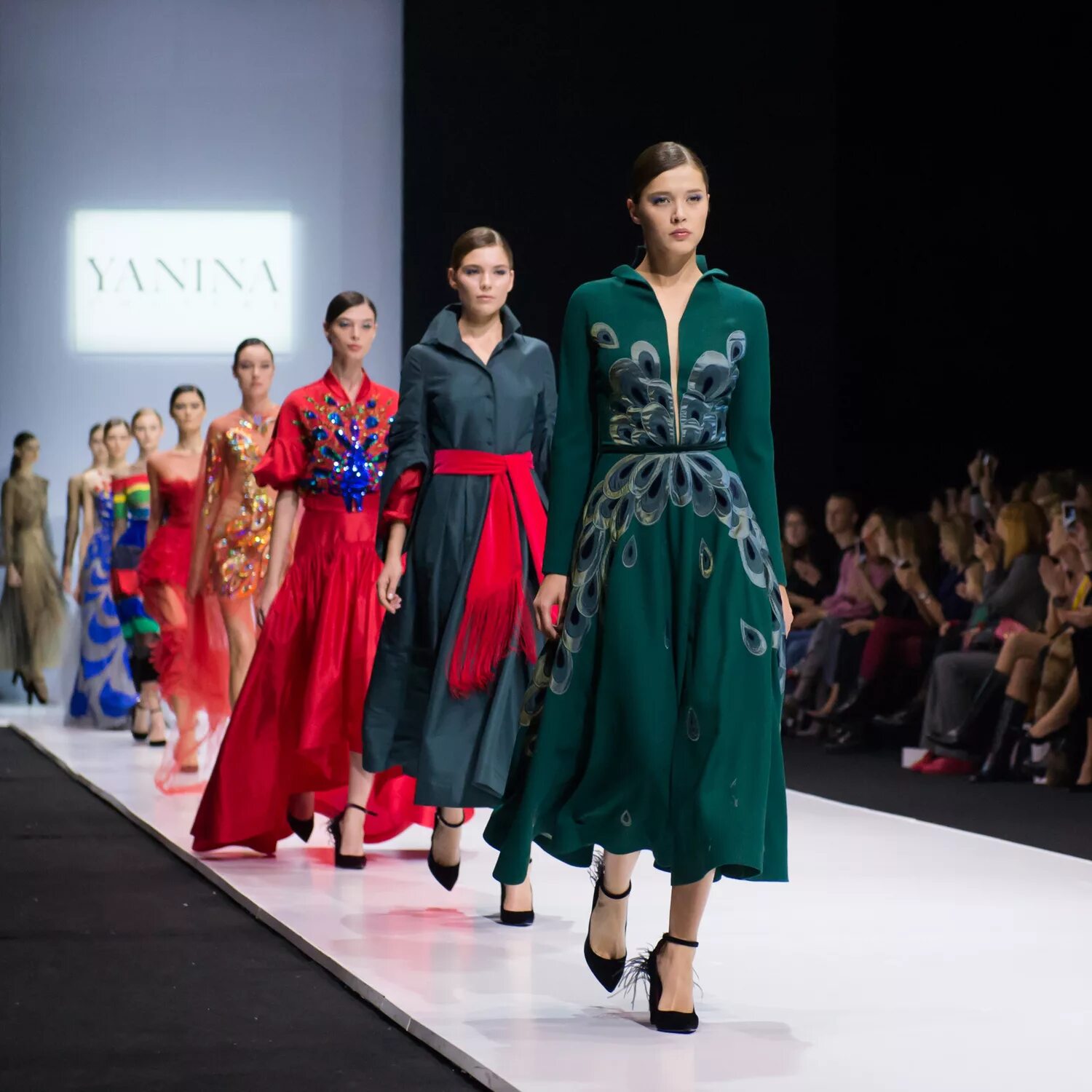 институт одежды москва. показ мод в университете. институт одежды москва. институт одежды москва. институт одежды москва.
