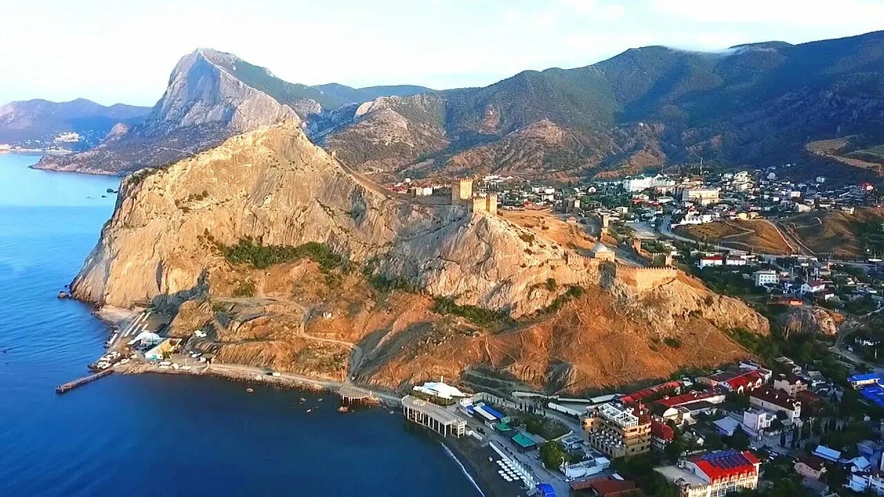 Сайт судакского городского. Судак набережная Генуэзская крепость. Судак 2022. Судак Крым 2021. Генуэзская крепость Солдайя Судак.