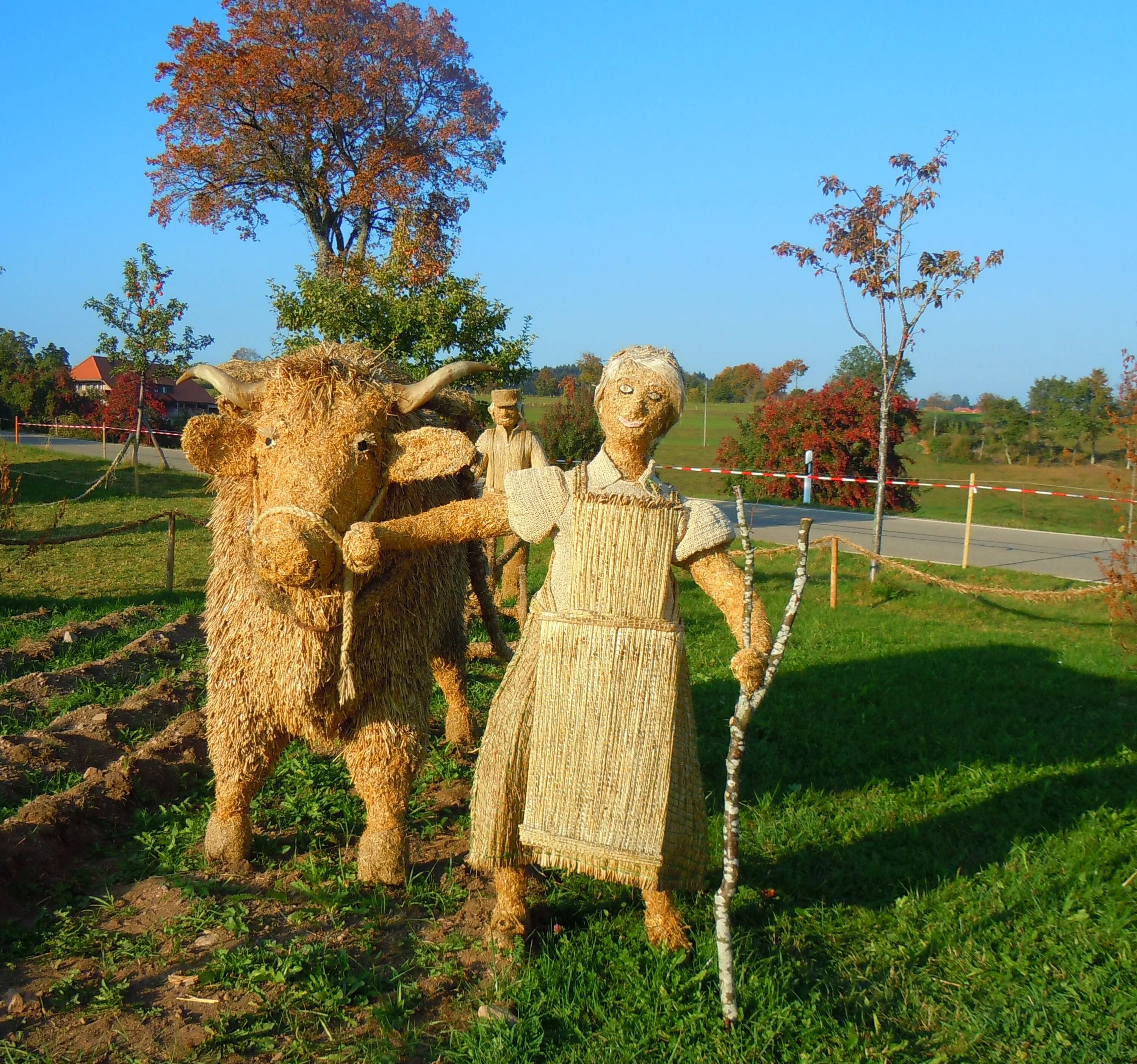 Straw statues