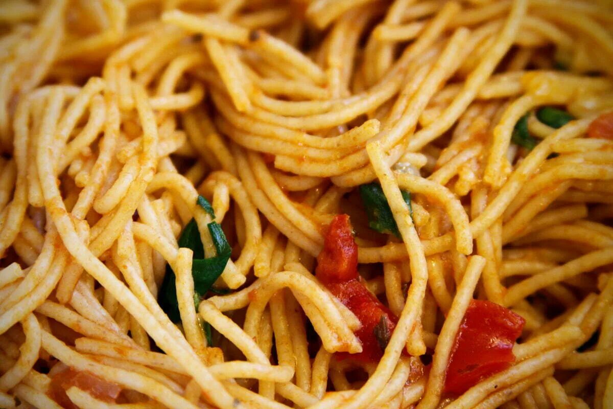 Скачай взломку спагетти. Спагетти. Спагетти обычные. Французская паста. Спагетти сверху.