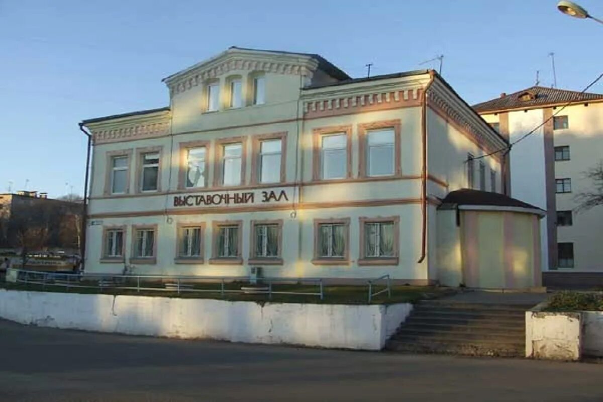 Луговая 2 ржев. Ржев выставочный зал выставка. Выставочный зал города ржев. Роман леонов ржев выставочный зал. Выставочный зал ржев.