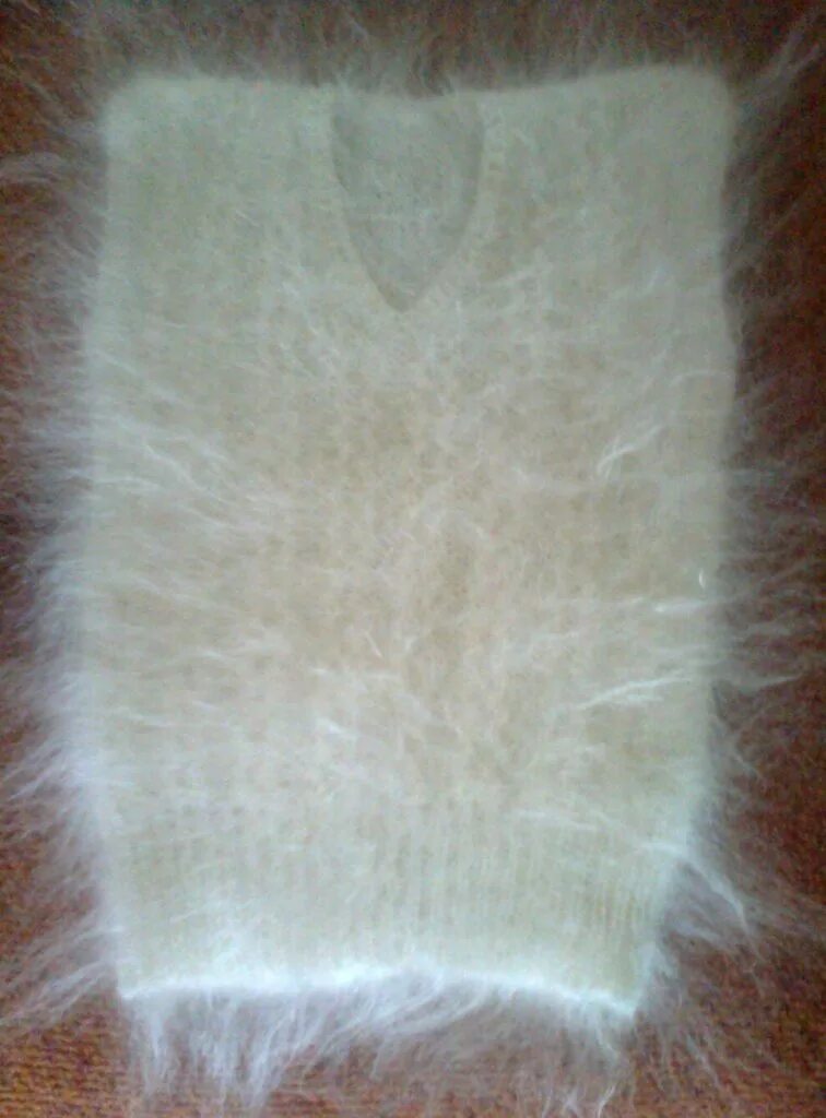 Жилет из пуха норки спицами. Пуховая безрукавка из козьего пуха. Пуховая безрукавка женская вязаная. Жилетка пух норки. Пуховые кофты из козьего пуха.