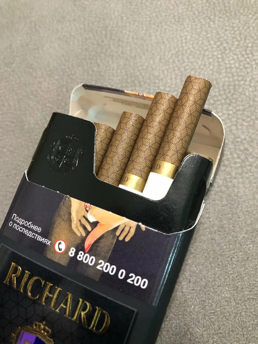Сигареты Richard Black Compact. Richard Gold сигареты. Длинные коричневые сигареты