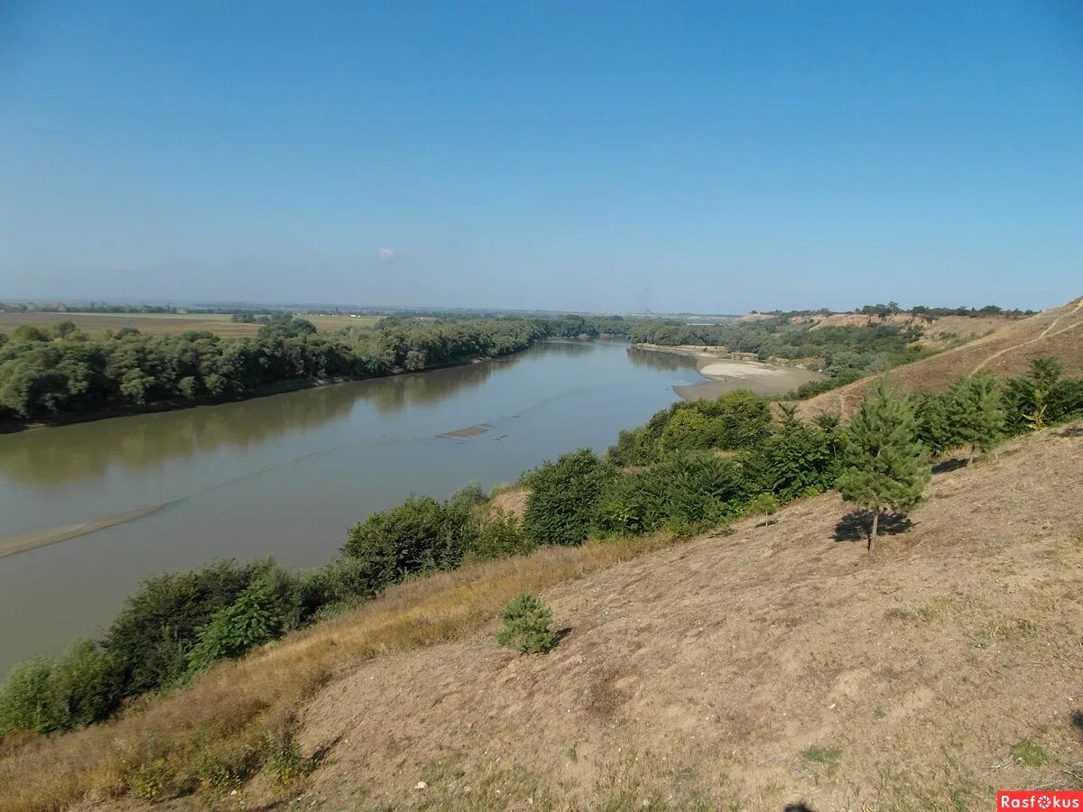 Река кубань усть-лабинский район. Усть лабинск озеро. Усть-лабинск краснодарский край. Река кубань усть-лабинский район. Город усть лабинск река кубань.