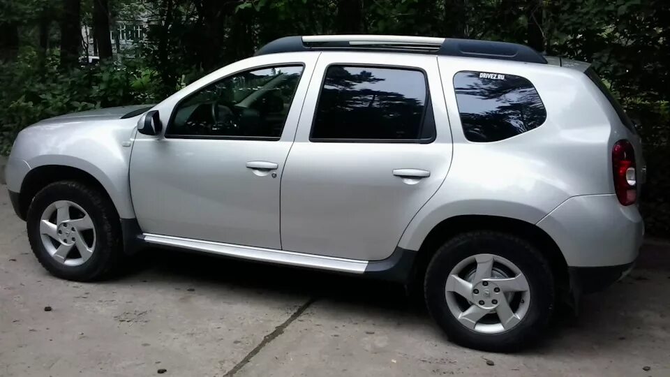 Литье рено дастер. Renault duster 2011 серебристый. duster 2011 1.6. рено дастер 2016 штатное литье. серебристый renault duster на литье.