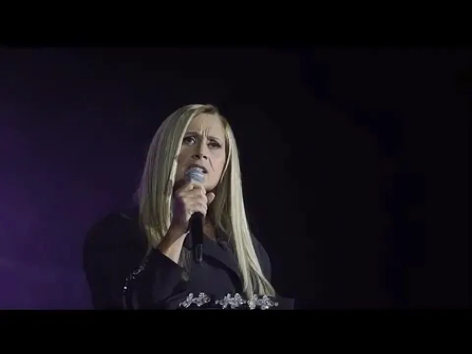 Lara fabian caruso. Lara 2025.
