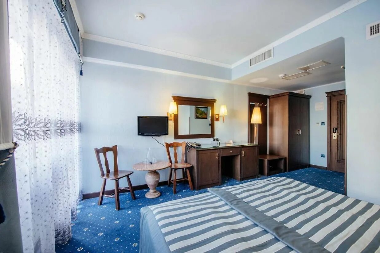 Отель дельфин сочи лазаревское. Дельфин бронирования. Реестровый номер туроператора дельфин. Дельфин бронирования. Дельфин бронирования.