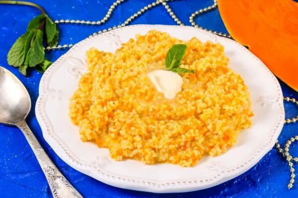 Каша из тыквы рецепты быстро с пшеном. Пшённая каша с тыквой на молоке. пшенная каша с тыквой. пшённая каша с тыквой на воде. каша молочная пшенная с тыквой.