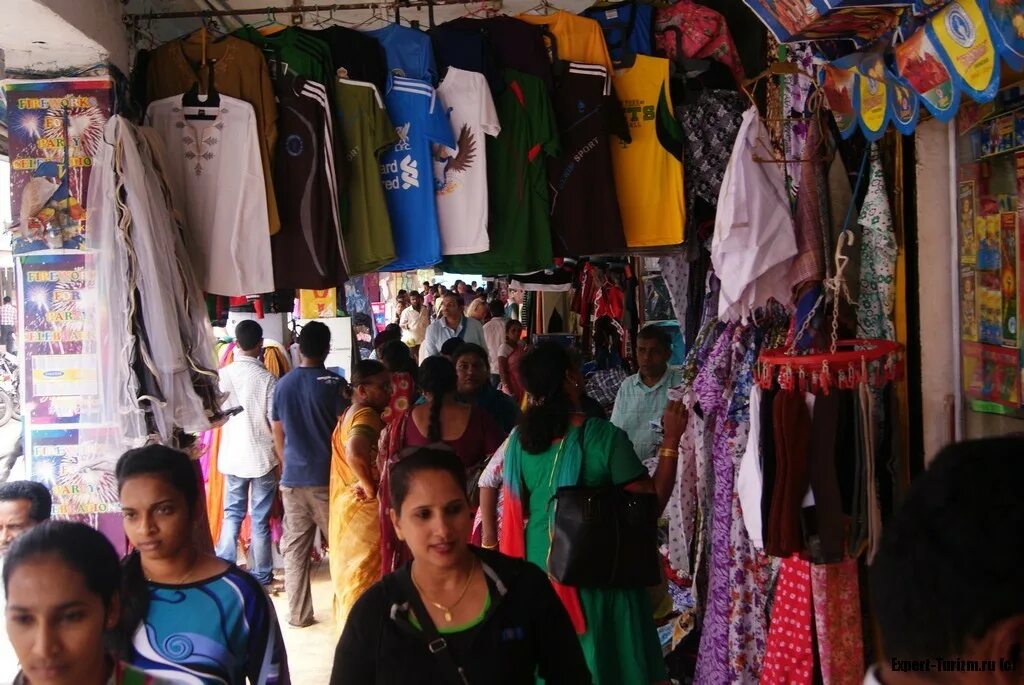 Anjuna flea market goa. Магазины гоа фото. Деревня арамболь. Индия магазин. Маргао гоа достопримечательности.
