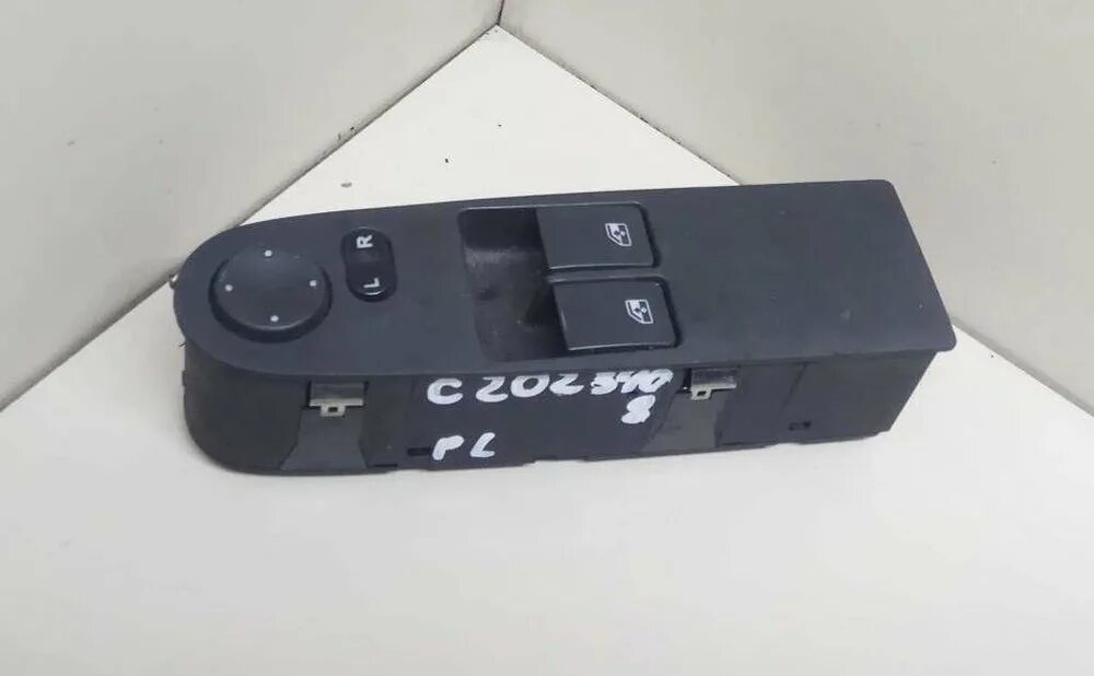 935703e410bl. Б у блок управления стеклоподъемниками. Блок стеклоподъемников джили мтсион. Блок стеклоподъемников ситроен с4. Блок управления стеклоподъемниками шевроле кобальт.