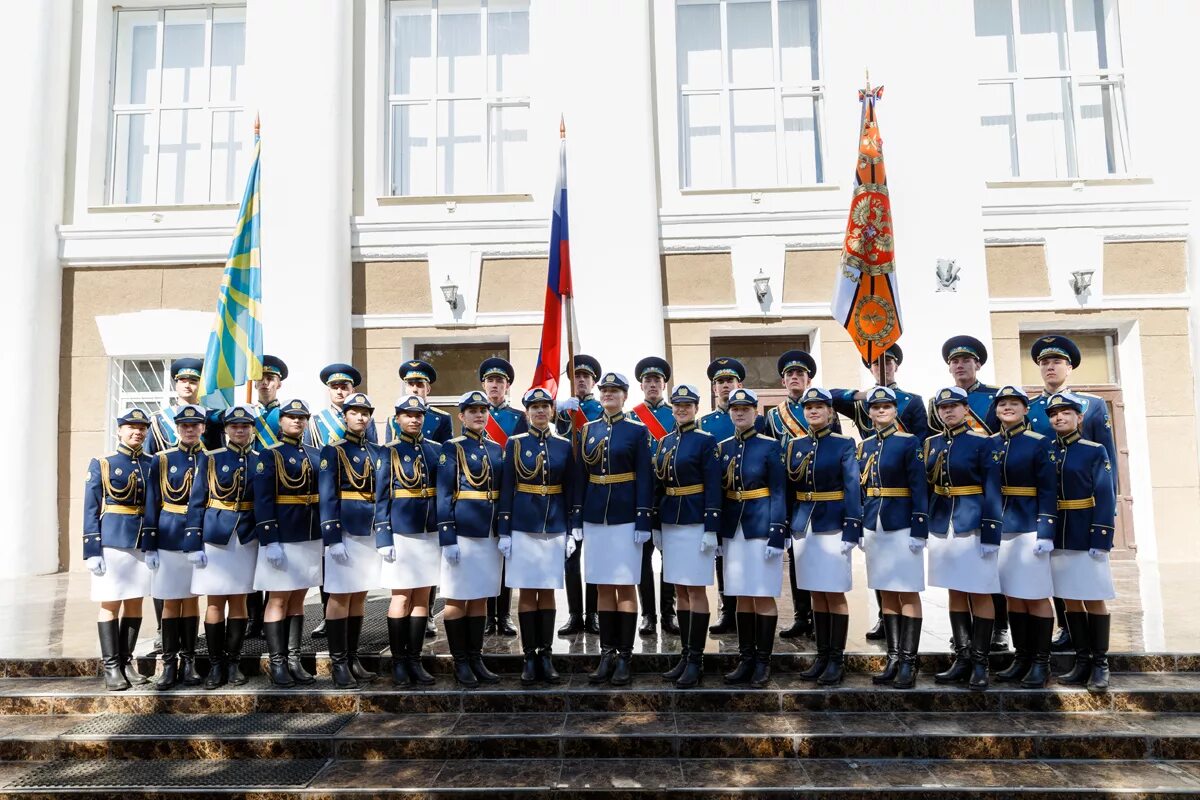 Высшее военное авиационное училище. Краснодарское военное училище летчиков имени Серова. Краснодарское высшее военное летное училище. Краснодарское высшее военное авиационное училище лётчиков им. Военное летное училище в Краснодаре.