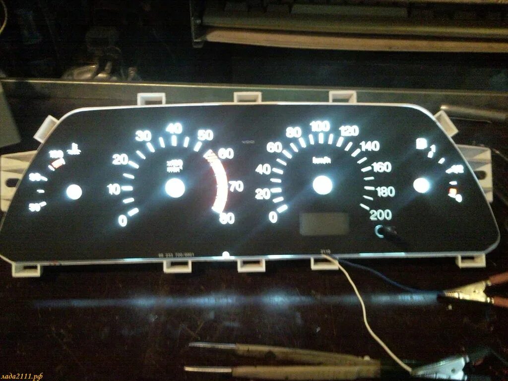 Подсветка стрелок приборной панели ваз 2114. Приборная панель элантра xd. Щиток приборов ваз 2115 счетмаш. Провод тахометра волга 3110. Распиновка приборного щитка ваз 2114.