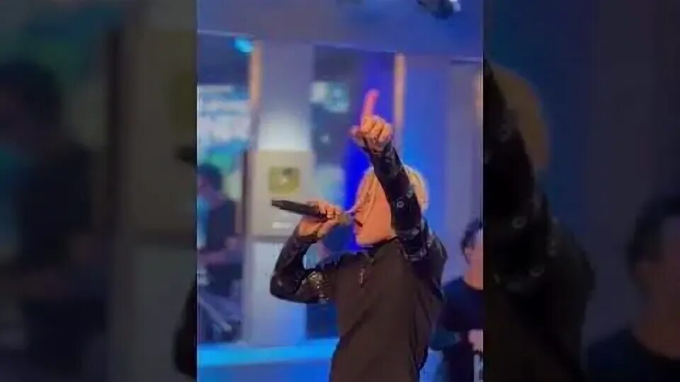 Шаман авторадио живой концерт. Shaman певец исповедь. Шаман на авторадио. Shaman: живой концерт на авторадио (2022). Шаман 2022 дронов.