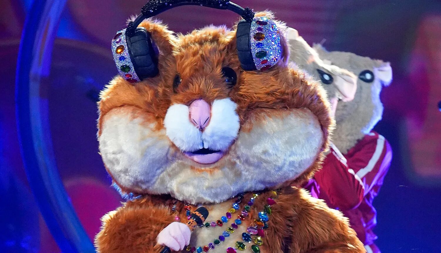 Хомяк 4 в 1. The masked Singer Hamster. Хомяк в шоу маска 2023. Шоу "the masked Singer" -2020.