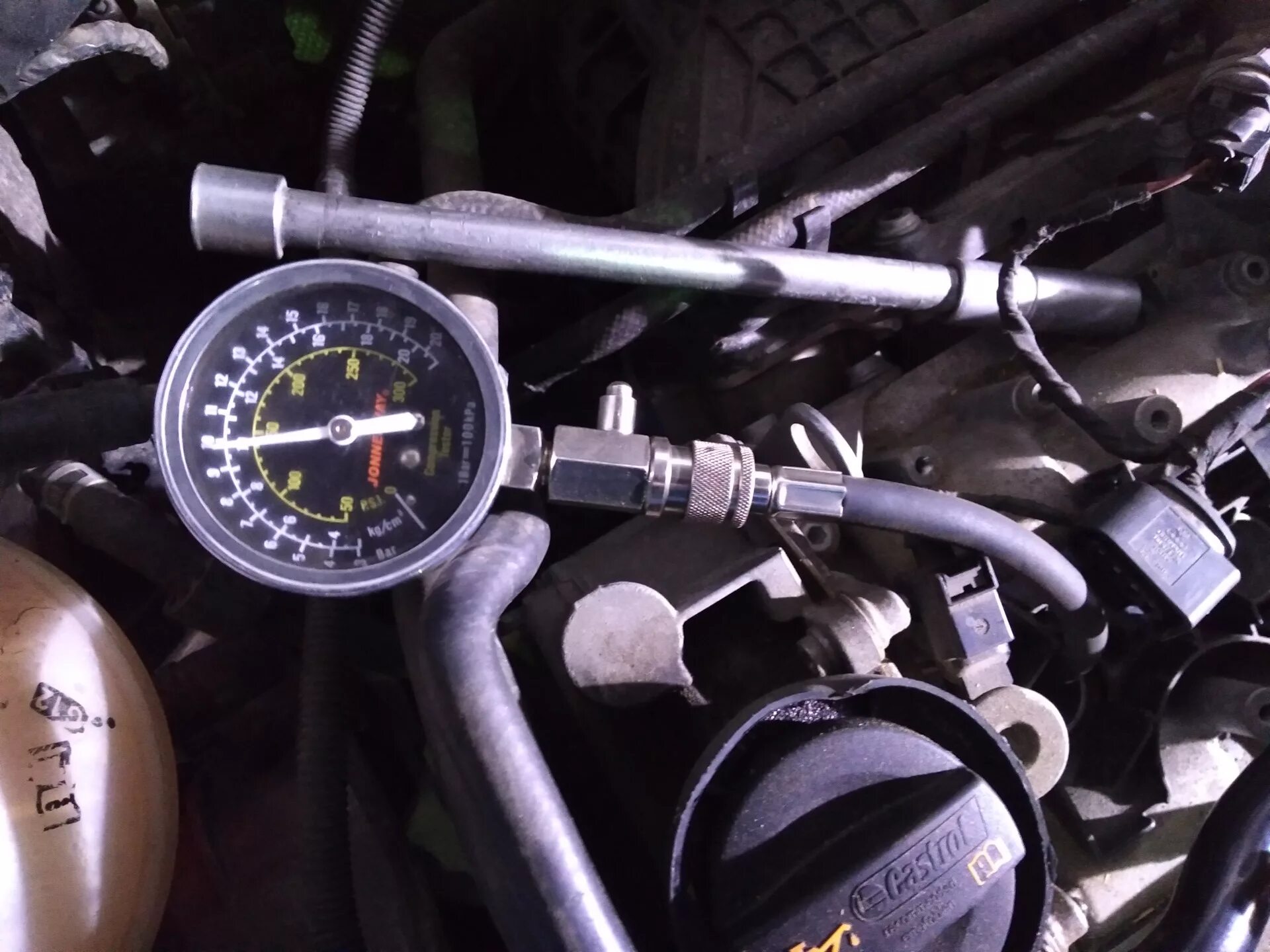 л-200 мицубиси замер компрессии. компрессия двигателя д 65. замер компрессии в двигателе ваз 2114. замер компрессии т4 1. компрессия в двигателе 4.