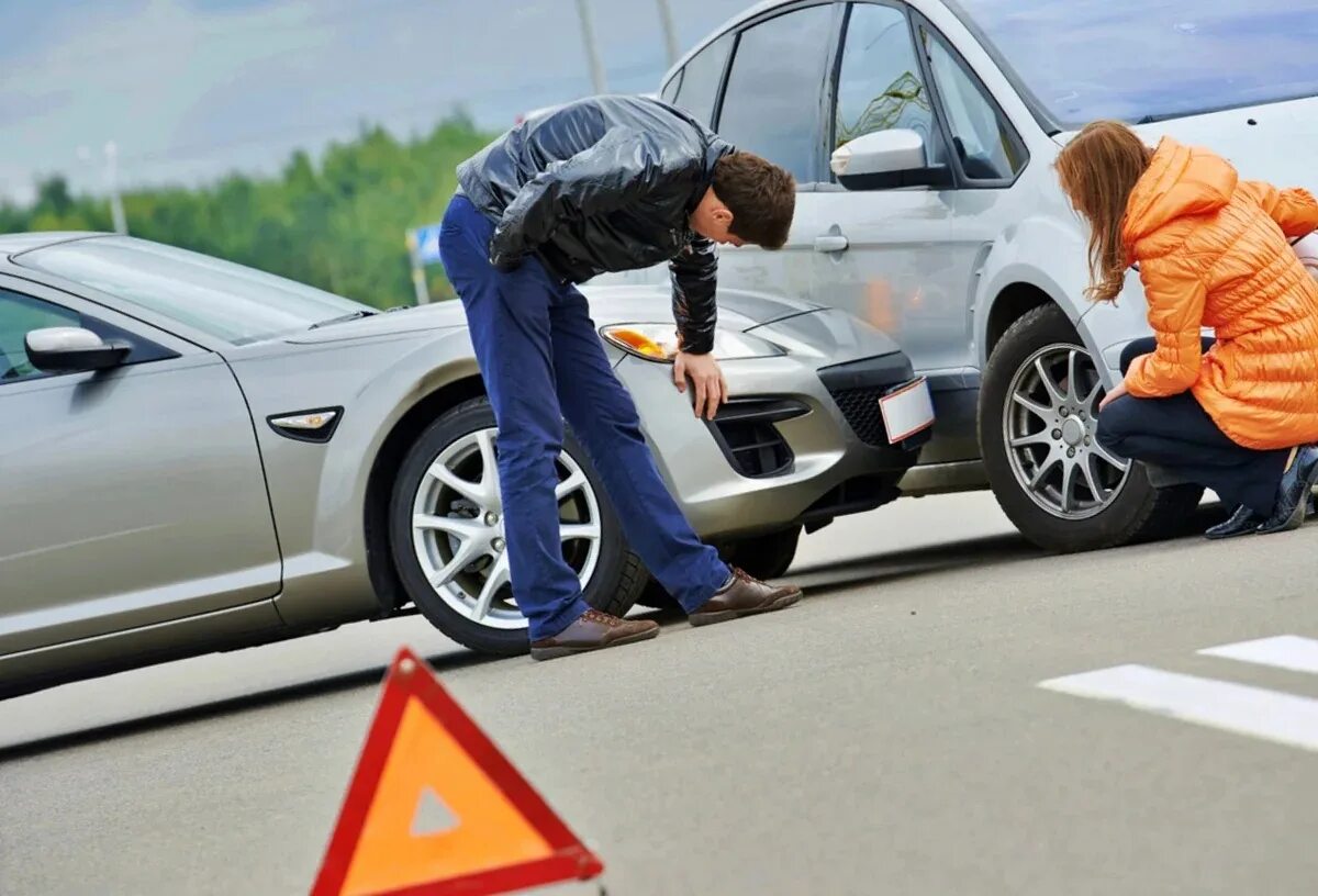 При дорожно-транспортном происшествии;. Страхование при ДТП. Споры по ДТП.