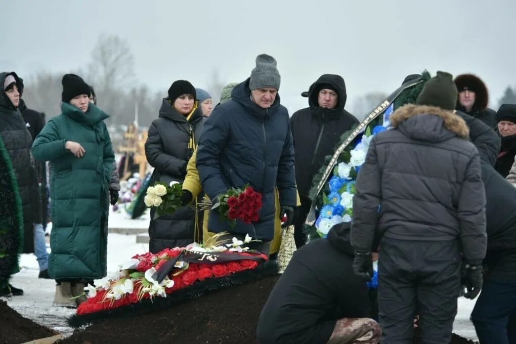 Татарстан сколько погибло. Набережные Челны похороны Андрея.