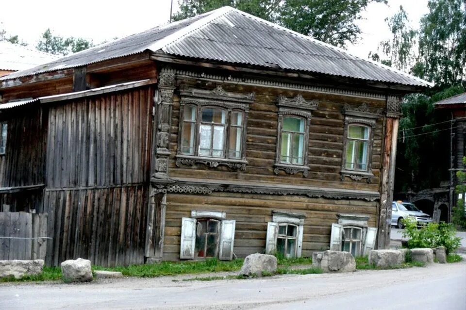 Врача на дом томск. Ул Савиных 10а Томск. Дом врача Савиных Томск. Томск ул Татарская. Татарская 11 Томск.