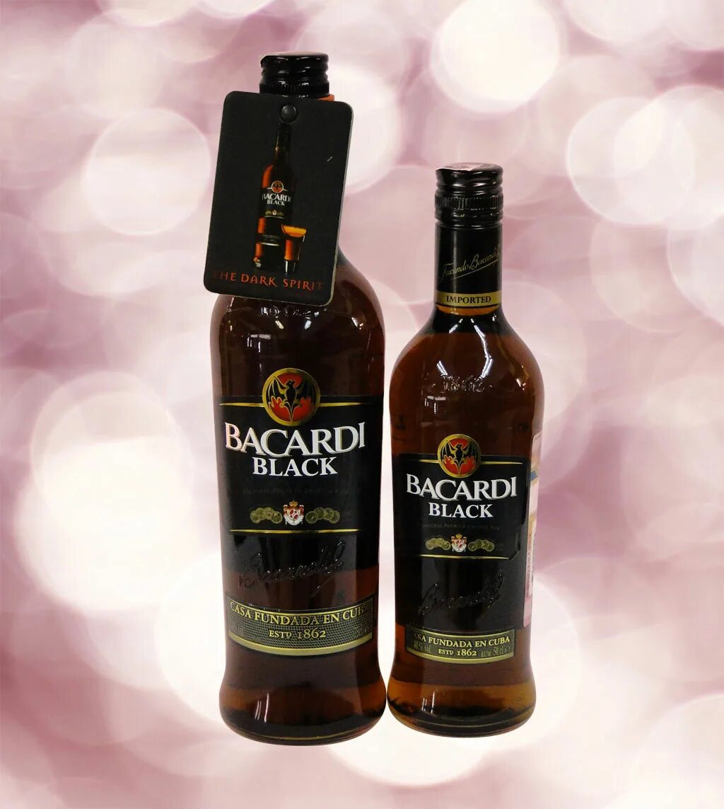 Бакарди куба либре. Black bacardi напиток. Белый ром. С чем пить темный ром. С чем мешают ром.