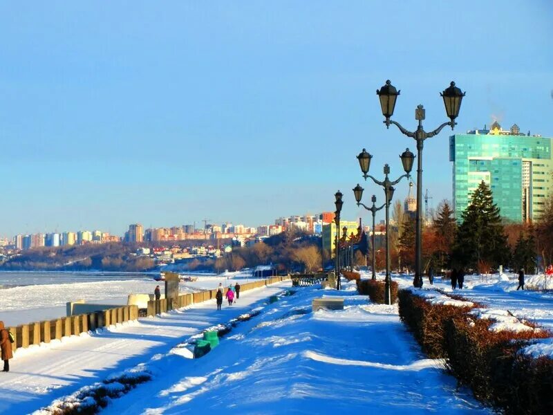 Куда поехать зимой в самаре. Набережная самары зимой. Самара зимой. Куда поехать зимой в самаре. Площадь куйбышева самара новый год.