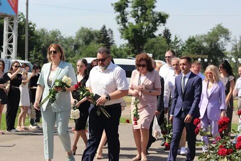Им долгих