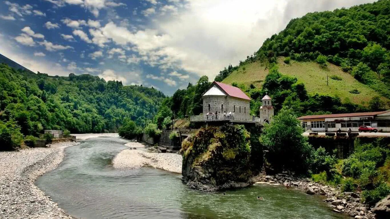 Самые красивые грузии. Горная Аджария. Чайсубани Аджария. Грузия Аджария Кобулети. Схалта Аджария.