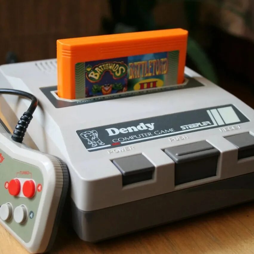 Dendy приставка игры. Денди 1990 приставка. Приставки 90х игровые Нинтендо. Игровая приставка NES 1990. Приставка Денди 1.