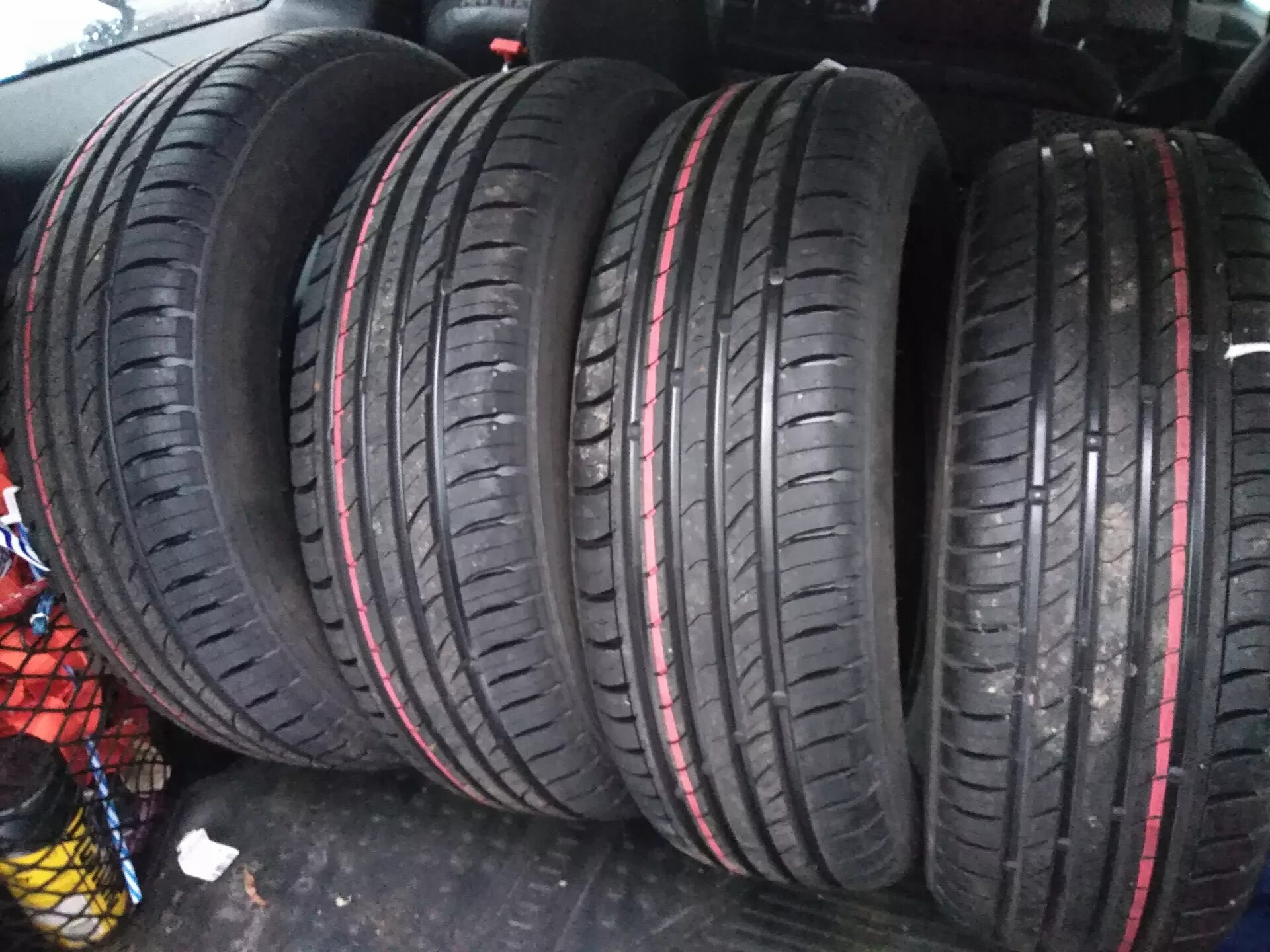 Резина 185/65 r15. Ларгус колеса 185/65 r15. Летняя резина 185/65 r15. Шины родмарч 185 65 r15 лето.